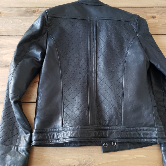 Leather jacket - Picture 11 of 12